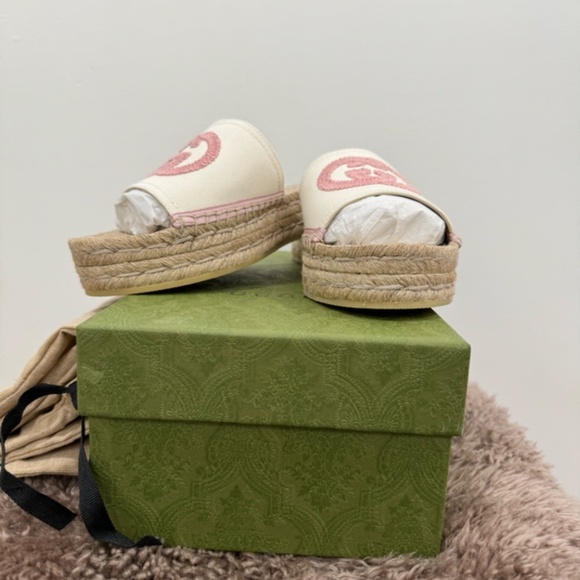 Gucci Women's Interlocking G Espadrille Sandal - Picture 2 of 4